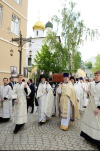 Митрополит Лонгин принял участие в великом освящении нового храма Воскресения Христова и Новомучеников и Исповедников Церкви Русской в московском Сретенском монастыре