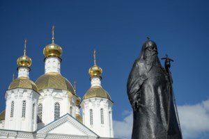 Митрополит Лонгин сослужил Святейшему Патриарху Кириллу на Божественной литургии в Воскресенском кафедральном соборе г. Арзамаса