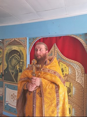 По Ягодной Поляне прошел крестный ход