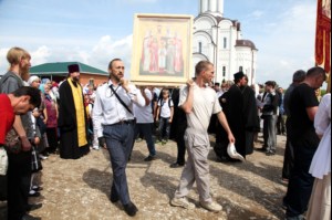 Начало крестного хода в Вавилов Дол