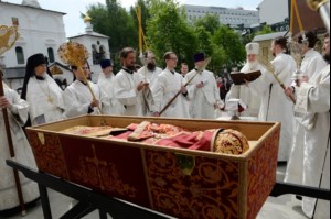 Митрополит Лонгин принял участие в великом освящении нового храма Воскресения Христова и Новомучеников и Исповедников Церкви Русской в московском Сретенском монастыре
