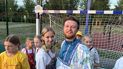 В «Солнечном» прошла веселая и красочная вечёрка