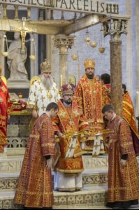 В день памяти святителя Николая Чудотворца Митрополит Лонгин возглавил Литургию в верхнем храме базилики святителя Николая г. Бари (Италия)