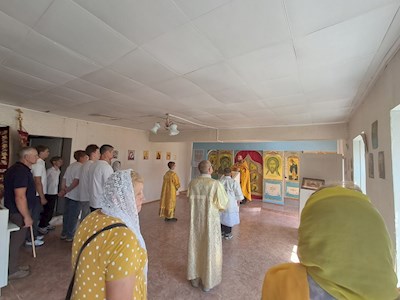 По Ягодной Поляне прошел крестный ход
