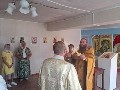 По Ягодной Поляне прошел крестный ход