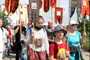 Начало крестного хода в Вавилов Дол