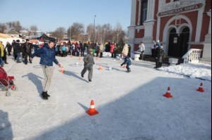 На традиционный зимний праздник в Покровском храме пригласили членов общества слепых и подопечных центра помощи семье и детям