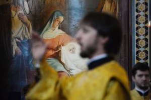 Митрополит Лонгин сослужил Святейшему Патриарху Кириллу на Литургии в Храме Христа Спасителя в годовщину его интронизации