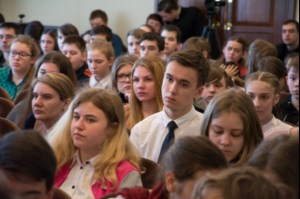 В Саратовской семинарии прошел конкурс для школьников «Молодежь. Общество. Будущее»