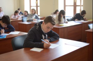 В Саратовской семинарии прошел конкурс для школьников «Молодежь. Общество. Будущее»