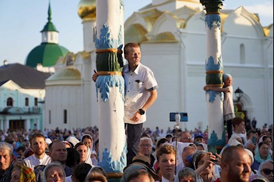 Митрополит Игнатий принял участие во всенощном бдении в Свято-Троицкой Сергиевой Лавре