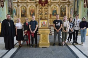 Студенты СГТУ посетили Покровский храм Саратова