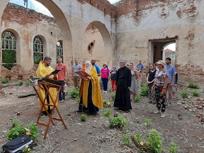 Добровольцы из Саратова потрудились в старинном храме