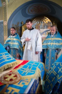 Литургия в Свято-Троицком кафедральном соборе Саратова