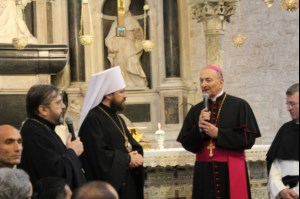 Представители делегации Русской Православной Церкви совершили Литургию в Базилике святителя Николая Чудотворца в г. Бари (Италия) и приняли участие в церемонии передачи мощей святителя