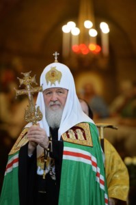 Митрополит Лонгин сослужил Святейшему Патриарху Кириллу на Литургии в Храме Христа Спасителя в годовщину его интронизации