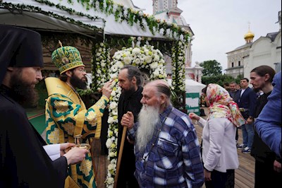 Митрополит Игнатий сослужил Святейшему Патриарху Кириллу в Свято-Троицкой Сергиевой Лавре