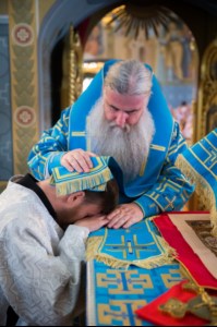 Литургия в Свято-Троицком кафедральном соборе Саратова