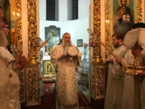 Митрополит Лонгин совершил заупокойную Литургию по почившему Митрополиту Нежинскому и Прилукскому Иринею
