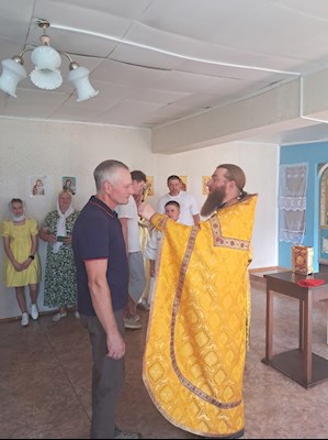 По Ягодной Поляне прошел крестный ход