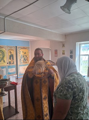 По Ягодной Поляне прошел крестный ход