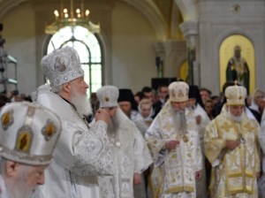 Митрополит Лонгин принял участие в великом освящении нового храма Воскресения Христова и Новомучеников и Исповедников Церкви Русской в московском Сретенском монастыре
