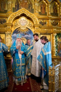 Литургия в Свято-Троицком кафедральном соборе Саратова