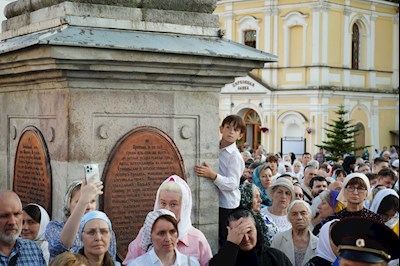 Митрополит Игнатий принял участие во всенощном бдении в Свято-Троицкой Сергиевой Лавре
