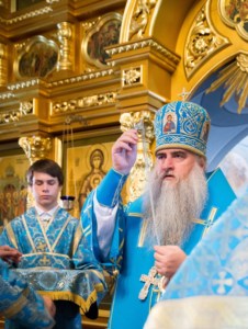 Литургия в Свято-Троицком кафедральном соборе Саратова