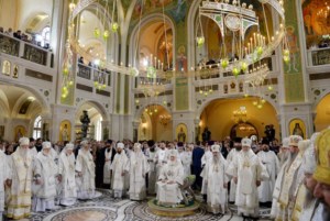 Митрополит Лонгин принял участие в великом освящении нового храма Воскресения Христова и Новомучеников и Исповедников Церкви Русской в московском Сретенском монастыре