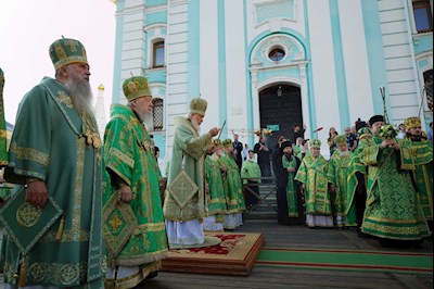 Митрополит Игнатий принял участие во всенощном бдении в Свято-Троицкой Сергиевой Лавре