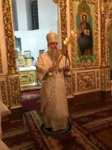 Митрополит Лонгин совершил заупокойную Литургию по почившему Митрополиту Нежинскому и Прилукскому Иринею