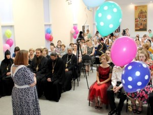 В Свято-Покровской гимназии прошел выпускной вечер