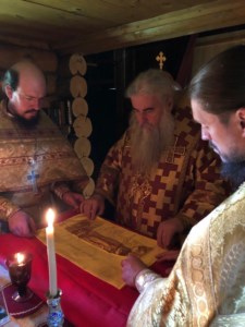 Божественная литургия в храме-часовне в честь иконы Божией Матери «Достойно есть» с. Великово (Костромская область)