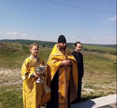 По Ягодной Поляне прошел крестный ход