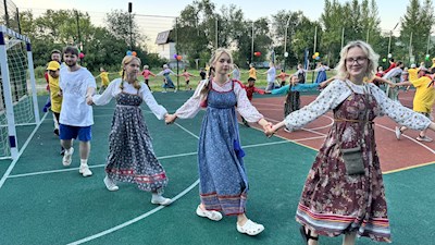 В «Солнечном» прошла веселая и красочная вечёрка