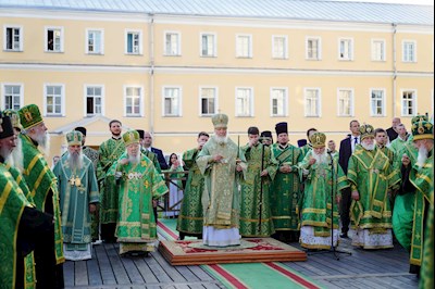 Митрополит Игнатий принял участие во всенощном бдении в Свято-Троицкой Сергиевой Лавре
