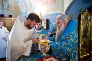 Литургия в Свято-Троицком кафедральном соборе Саратова