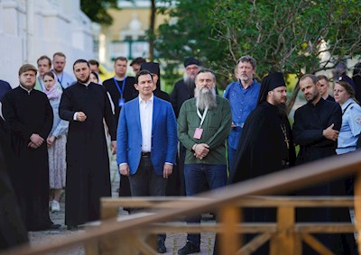 Митрополит Игнатий принял участие во всенощном бдении в Свято-Троицкой Сергиевой Лавре