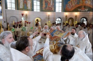 Митрополит Лонгин принял участие в великом освящении нового храма Воскресения Христова и Новомучеников и Исповедников Церкви Русской в московском Сретенском монастыре