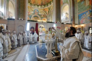 Митрополит Лонгин принял участие в великом освящении нового храма Воскресения Христова и Новомучеников и Исповедников Церкви Русской в московском Сретенском монастыре