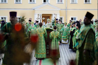 Митрополит Игнатий принял участие во всенощном бдении в Свято-Троицкой Сергиевой Лавре