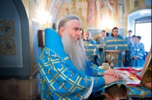 Литургия в Свято-Троицком кафедральном соборе Саратова