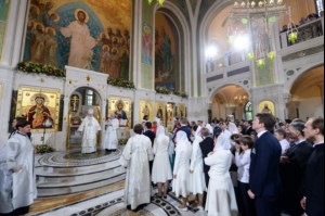 Митрополит Лонгин принял участие в великом освящении нового храма Воскресения Христова и Новомучеников и Исповедников Церкви Русской в московском Сретенском монастыре