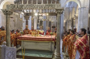 В день памяти святителя Николая Чудотворца Митрополит Лонгин возглавил Литургию в верхнем храме базилики святителя Николая г. Бари (Италия)