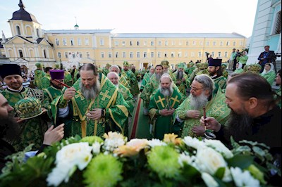 Митрополит Игнатий принял участие во всенощном бдении в Свято-Троицкой Сергиевой Лавре