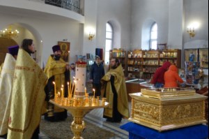 Мощам святителя Иннокентия, епископа Саратовского и Пензенского, поклонились верующие Аткарска и Петровска