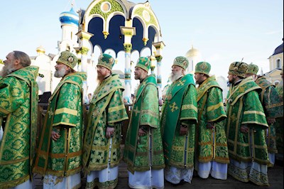 Митрополит Игнатий принял участие во всенощном бдении в Свято-Троицкой Сергиевой Лавре