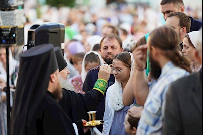 Митрополит Игнатий принял участие во всенощном бдении в Свято-Троицкой Сергиевой Лавре