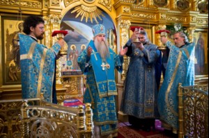 Литургия в Свято-Троицком кафедральном соборе Саратова